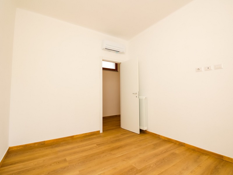 Camera da letto matrimoniale con balcone